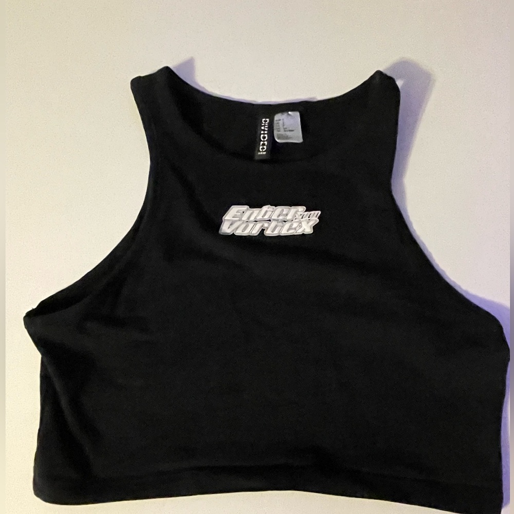 H&M black tank top white words
